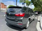 Photo 5 - Chevrolet Equinox