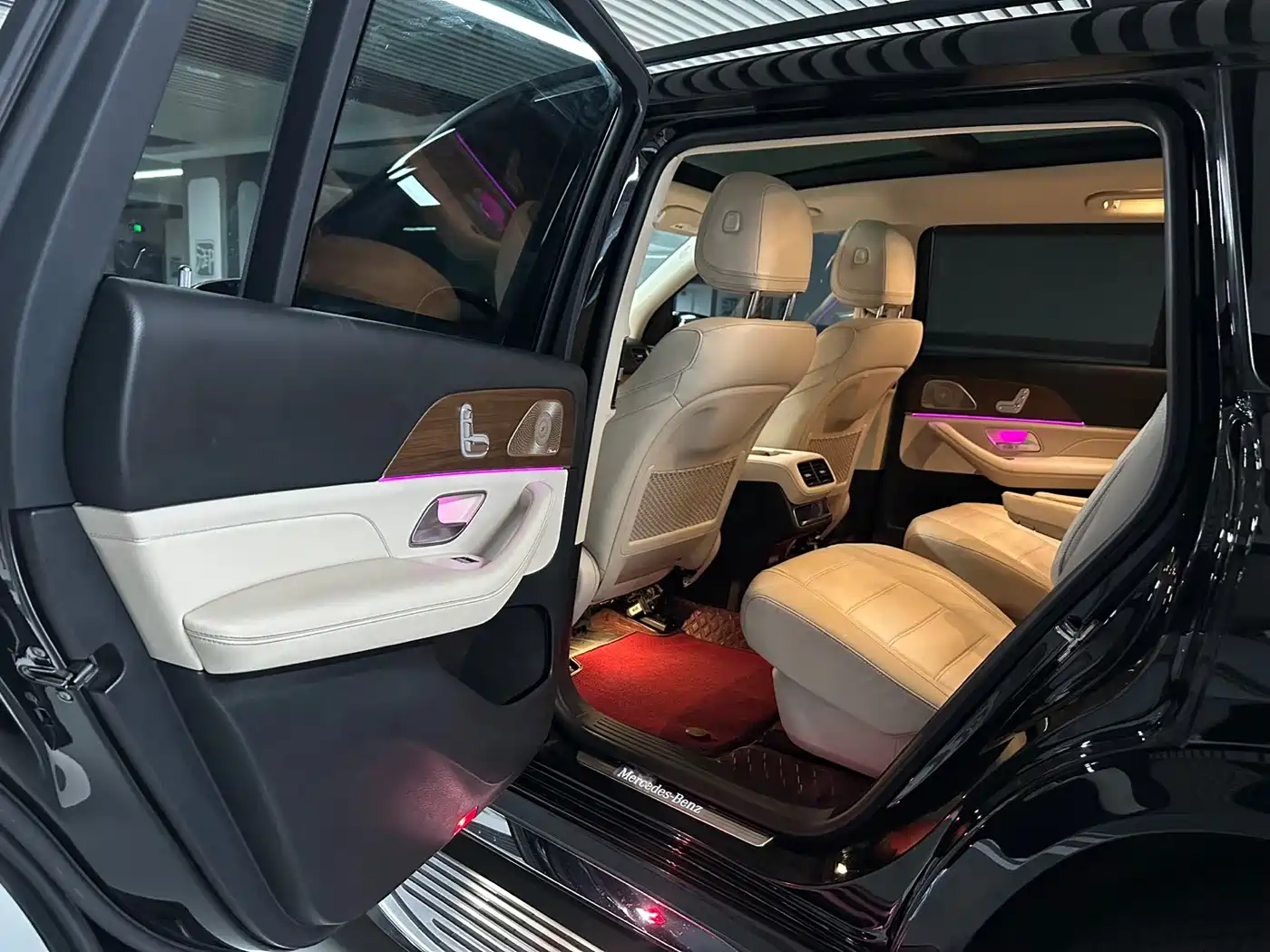 Фото 16 - Mercedes-Benz GLS