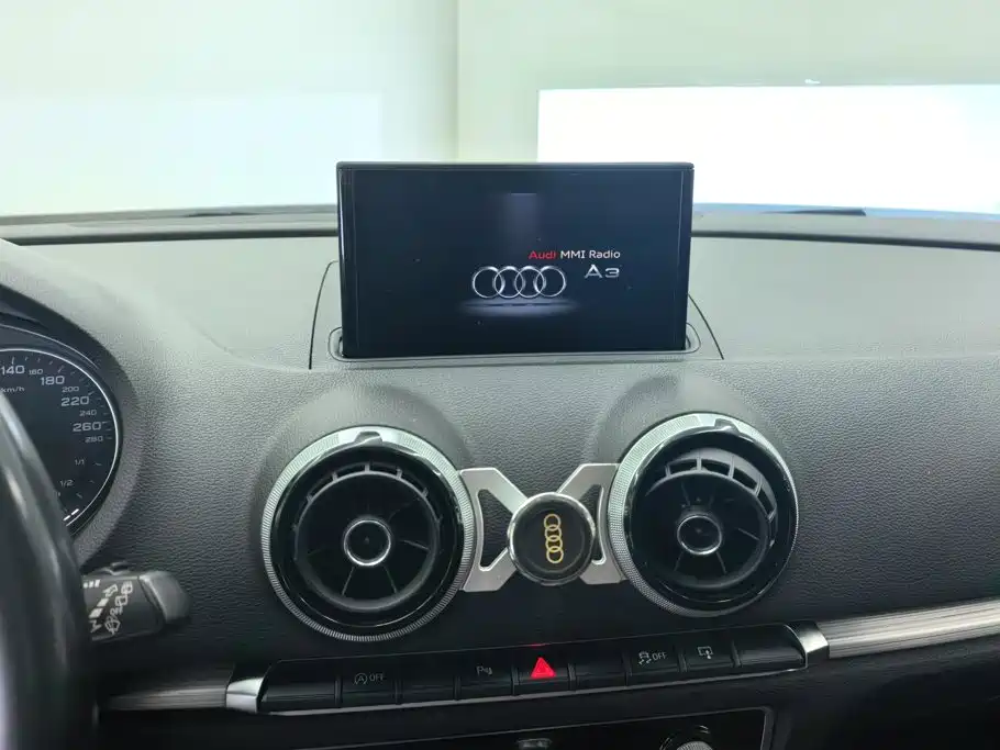 Фото 13 - Audi A3