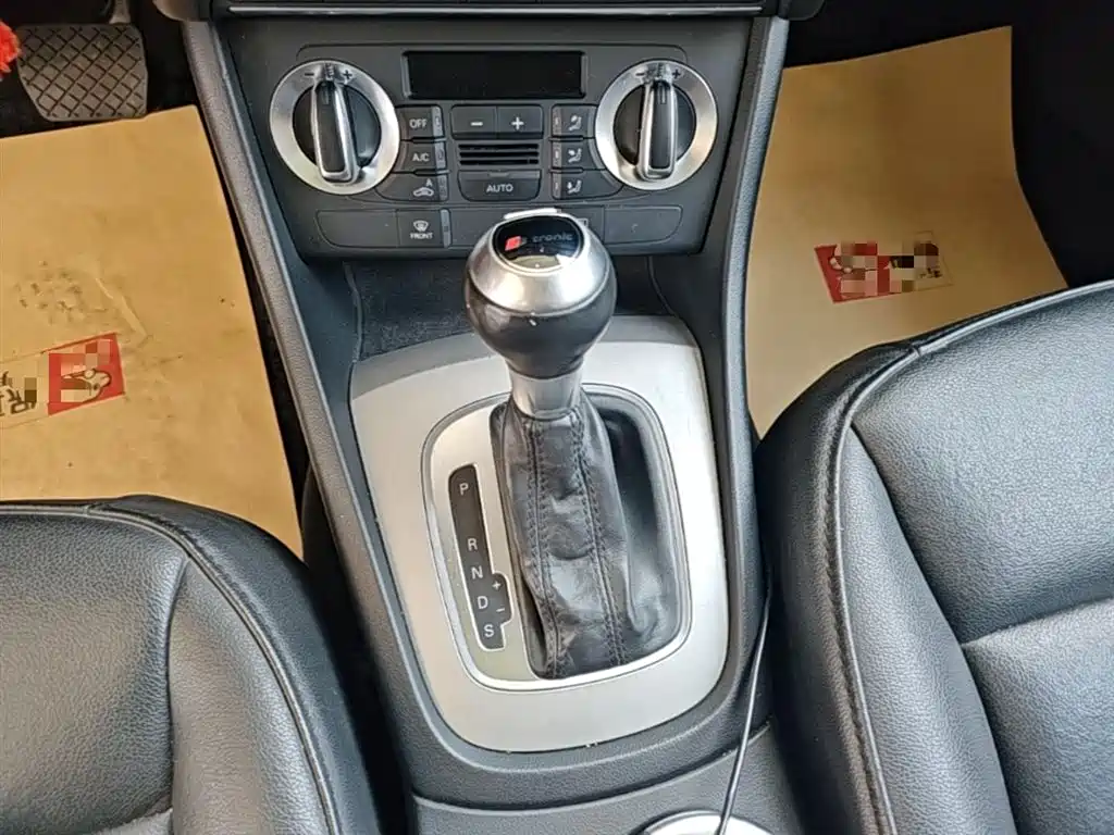 Audi Q3 2015 35 TFSI Millionth Anniversary Intelligent Leader фото 14