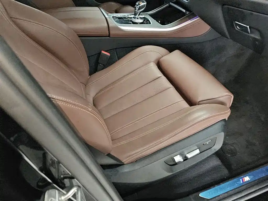 BMW X5 (Import) 2020 xDrive40i M Sport Package фото 25