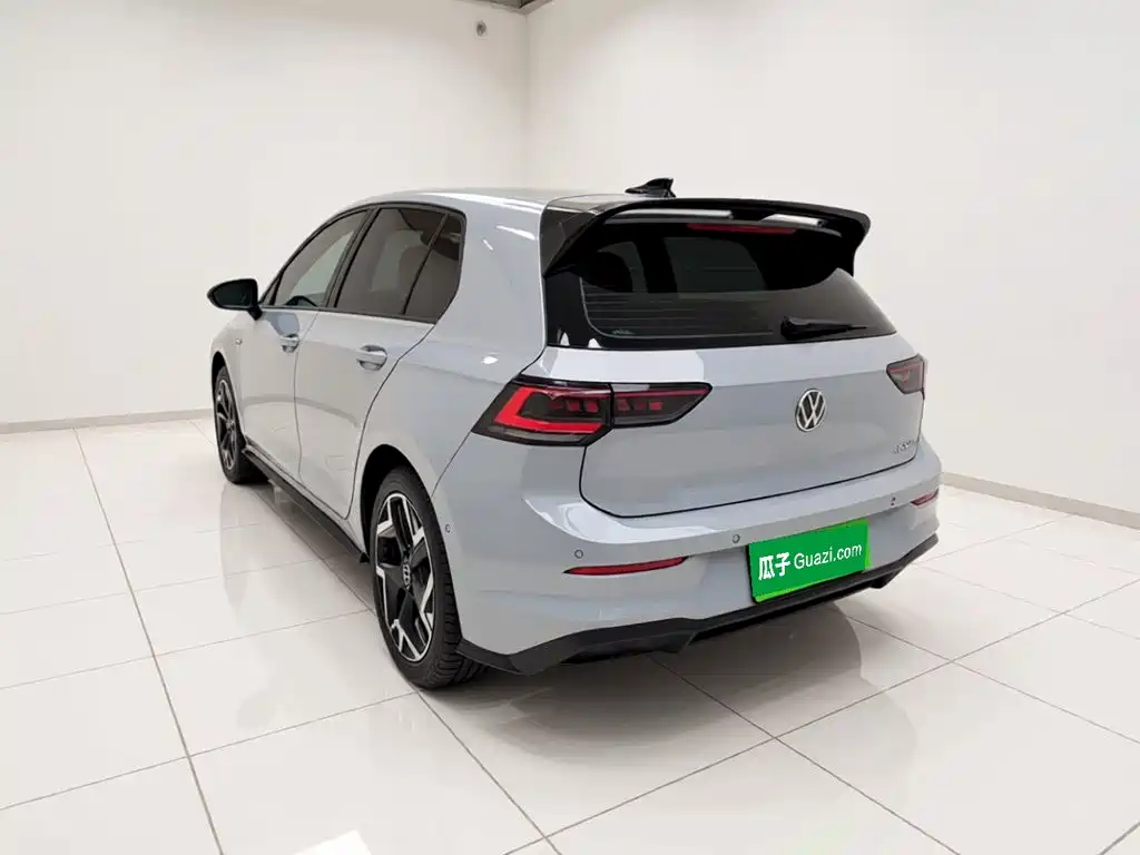 Фото 4 - Volkswagen Golf