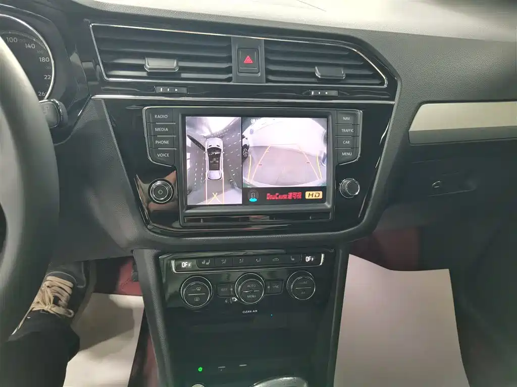 Volkswagen Tiguan L 2018 330TSI Automatic 2WD Luxury Edition фото 9
