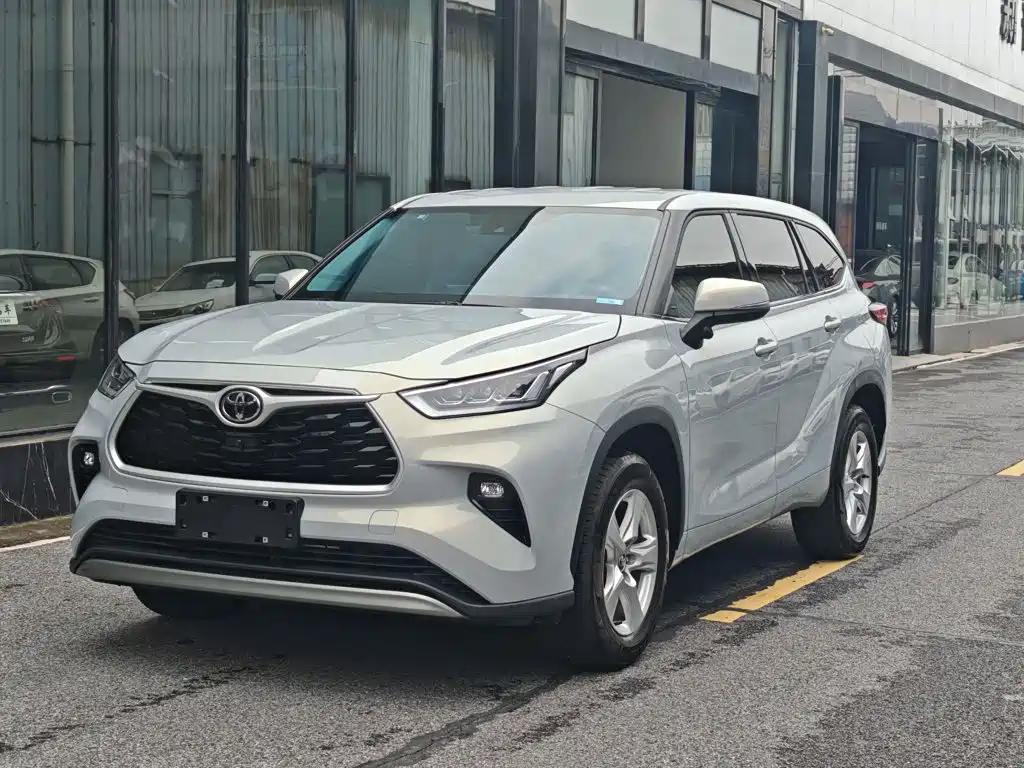 Photo 1 - Toyota Highlander
