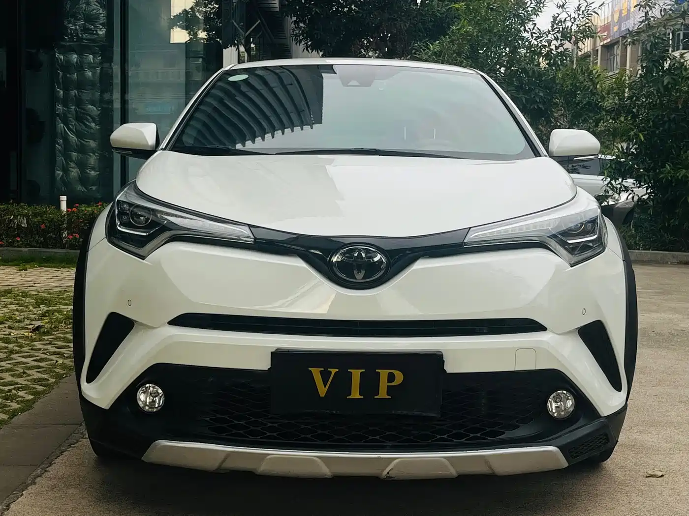 Photo 2 - Toyota C-HR