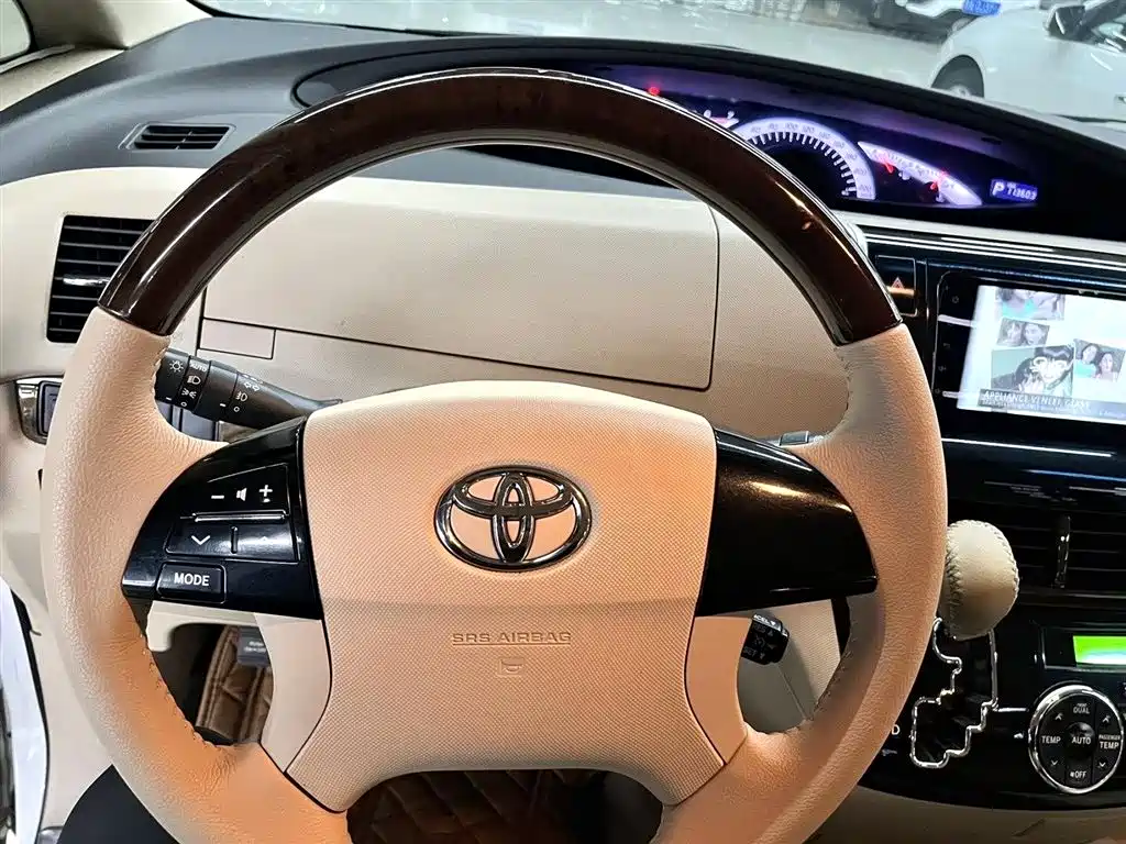 Toyota Previa 2012 2.4L 7-Seater Standard Edition фото 9