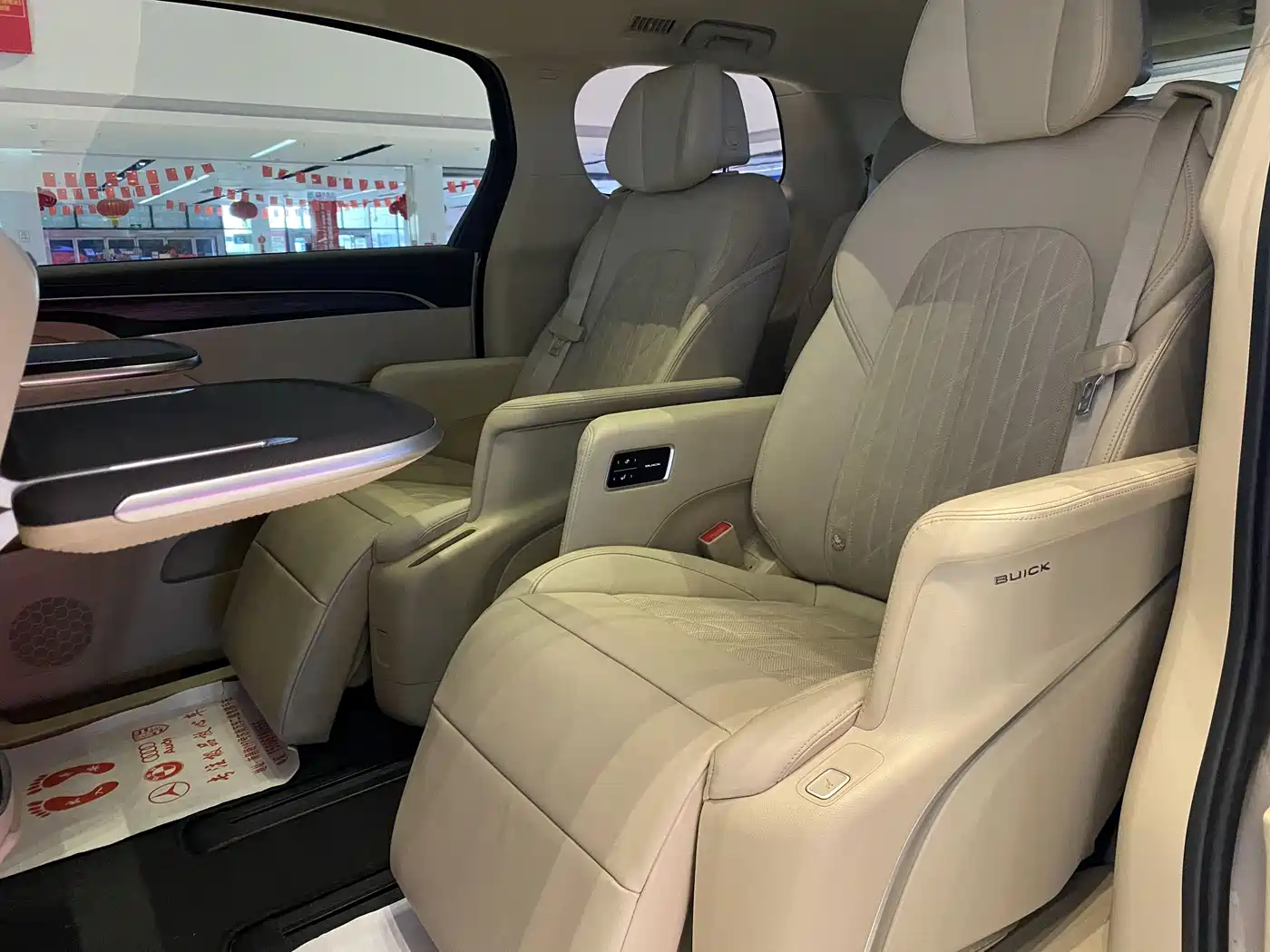 Buick GL8 2023 ES Landmaster Luxury фото 10