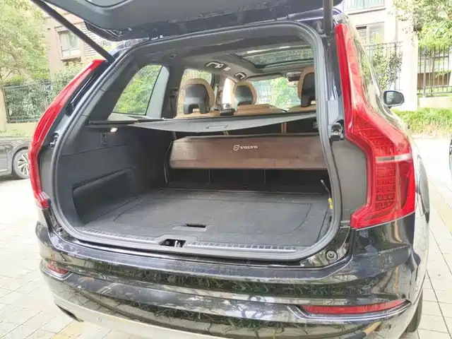 Volvo XC90 2018 T6 Momentum 5-seater — фото 5