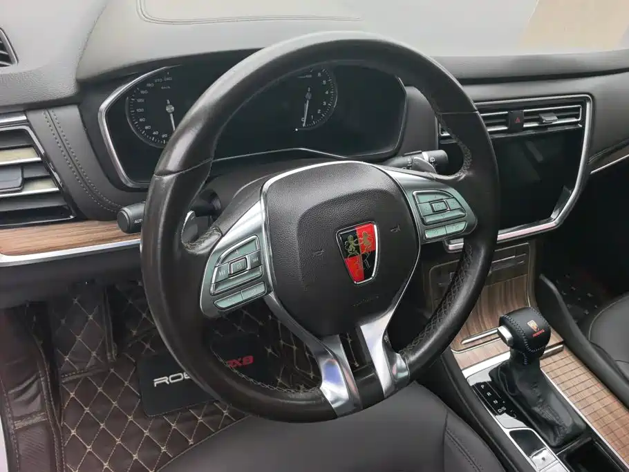 Roewe RX8 2018 2018 30T Smart Internet AWD Flagship Edition