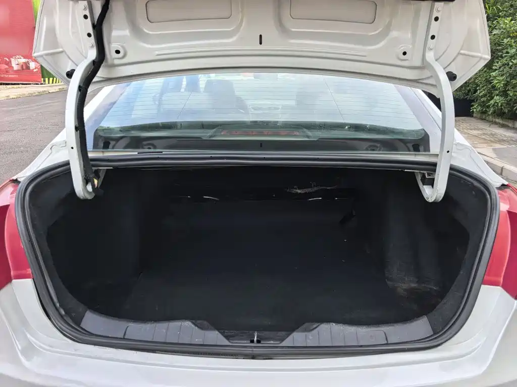Dongfeng Aeolus L60 2018 2015 1.8L Automatic New Enjoyment Type