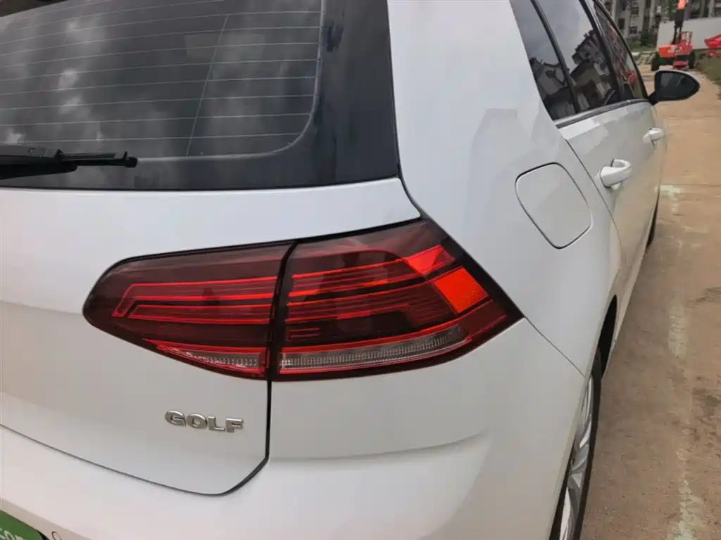 Volkswagen Golf 2018 1.6L Automatic Comfort фото 8