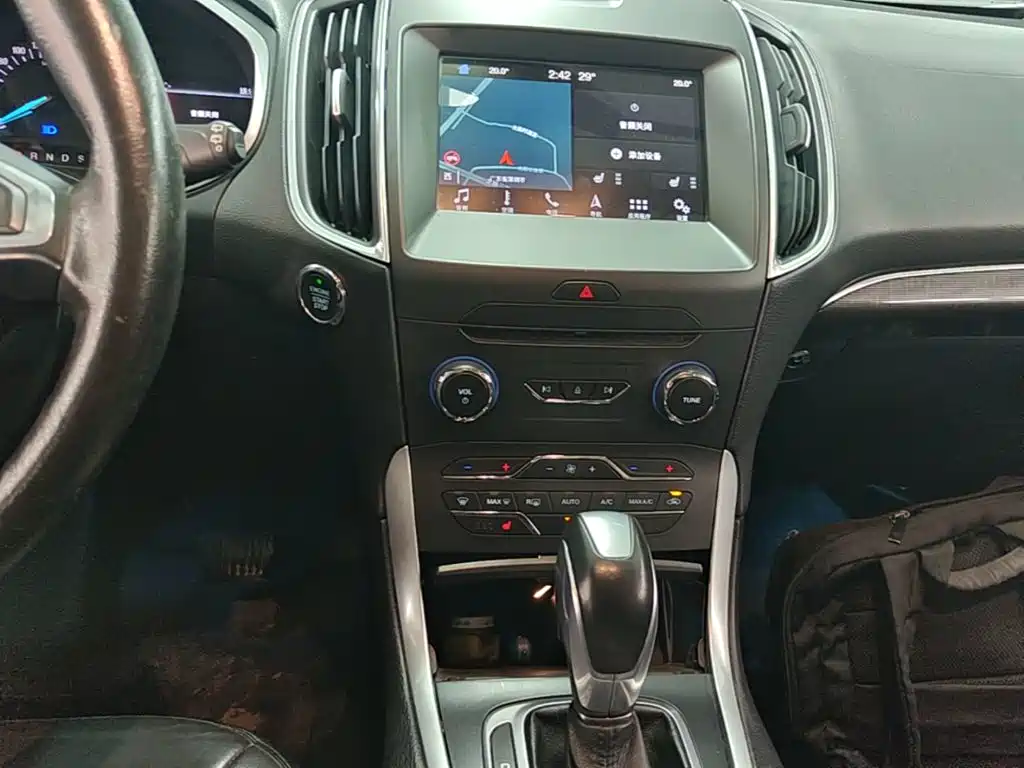 صورة 13 - Ford Edge