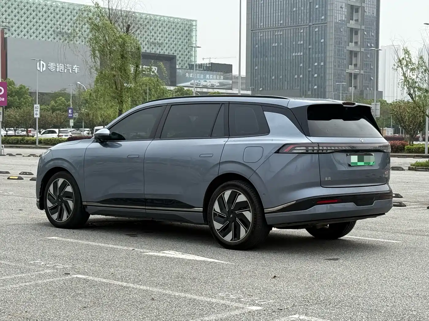 Dongfeng Yipai eπ008 2024 210Max Range Extender 6-Seater фото 12