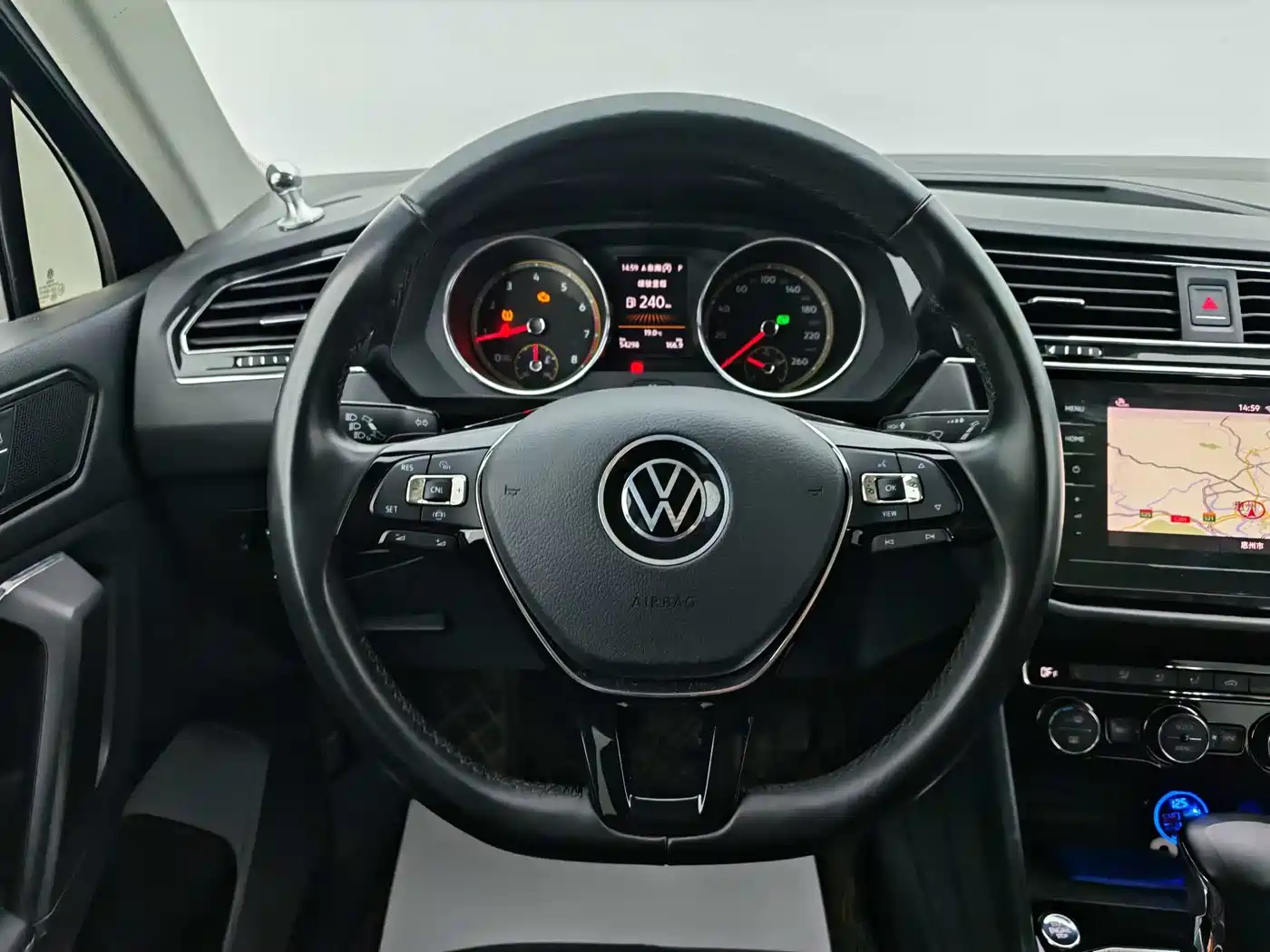 Volkswagen Tiguan L 2021 330TSI Automatic 2WD Smart фото 14