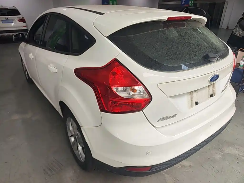 Фото 5 - Ford Focus