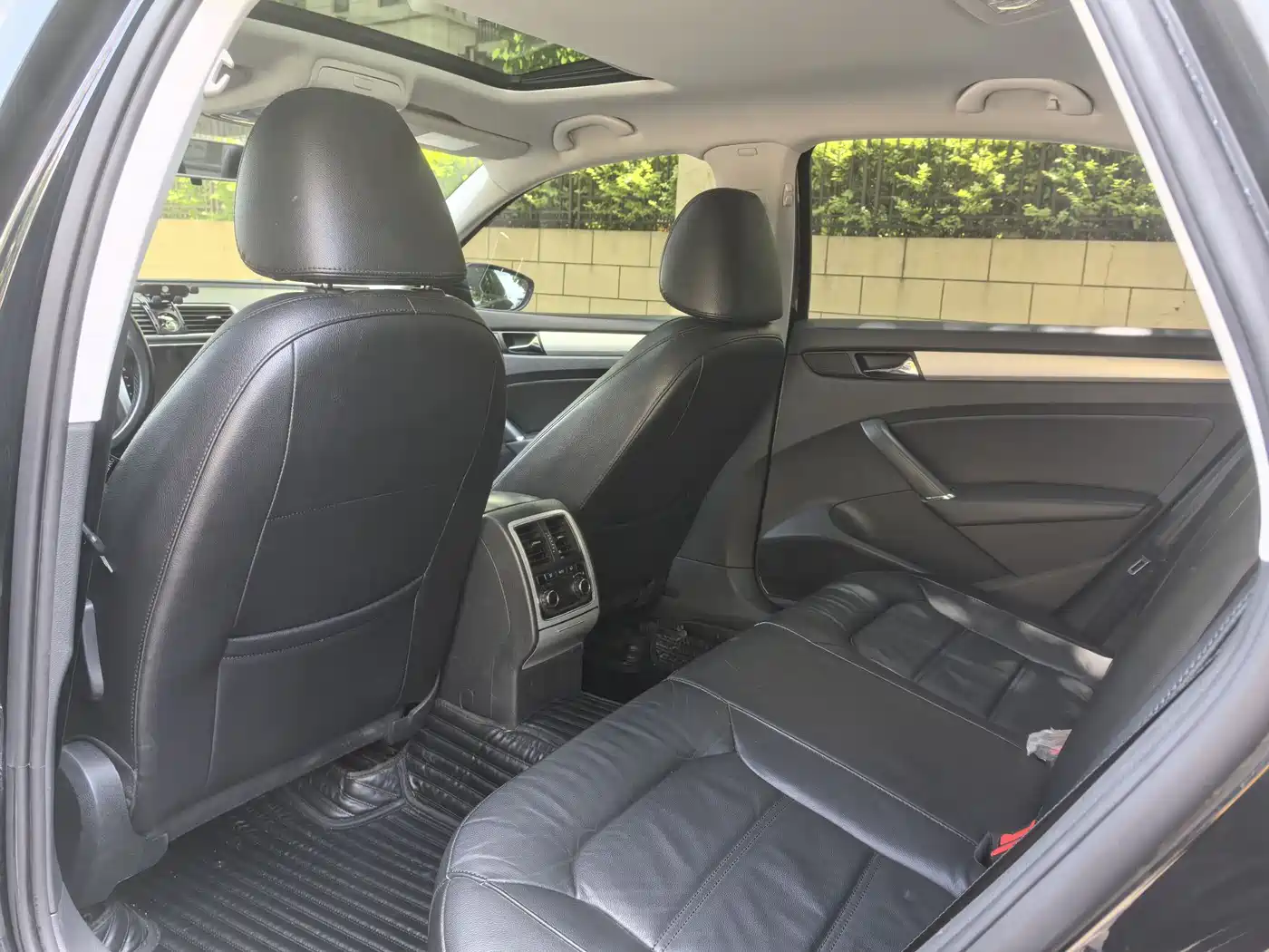 Volkswagen Passat 2015 1.4TSI DSG Prestige Edition фото 8