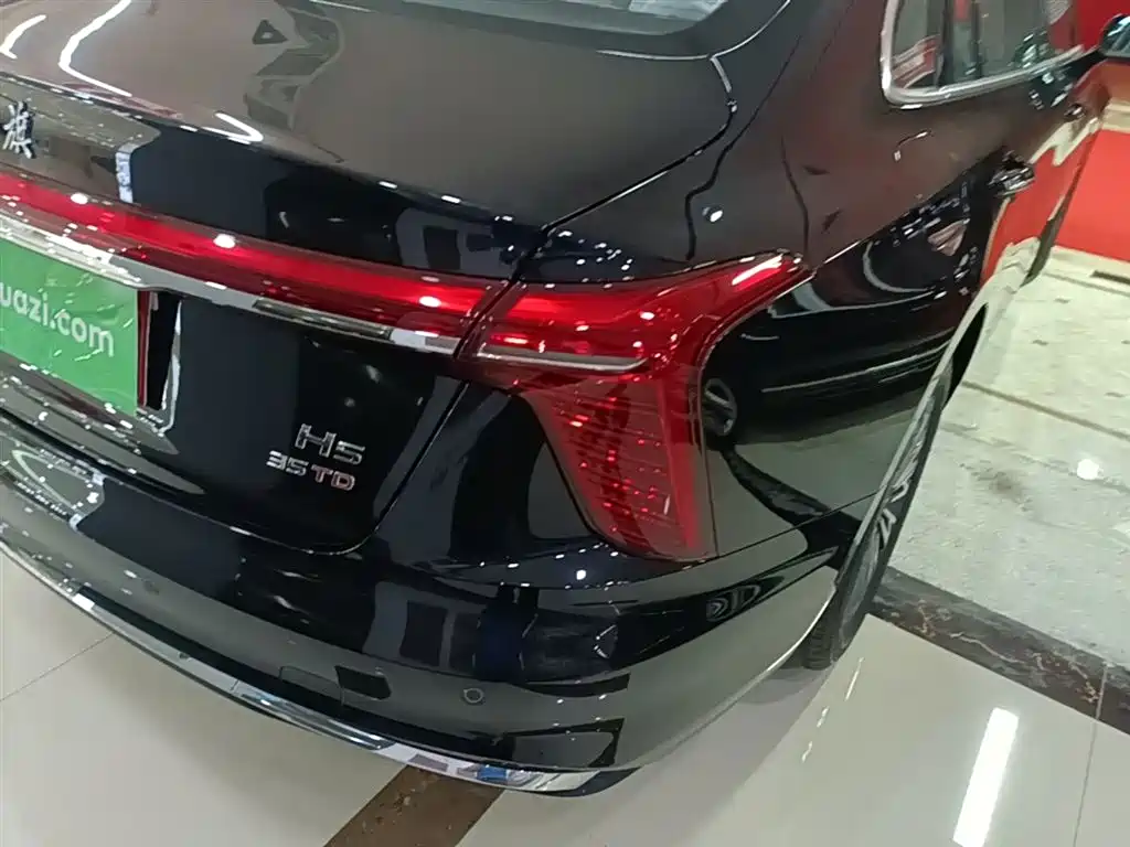 Hongqi H5 2025 1.5T DCT Flag Rhythm 500,000 Units Memorial Edition фото 8