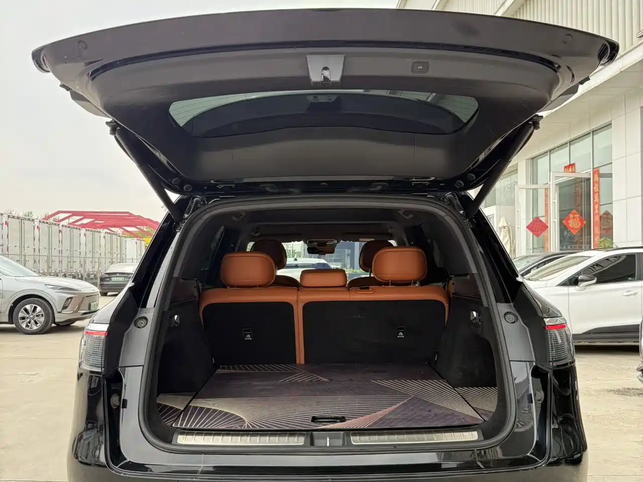AITO Wenjie AITO M8 2025 Range Extender Max+ Edition 53.4kWh 5-seater фото 8
