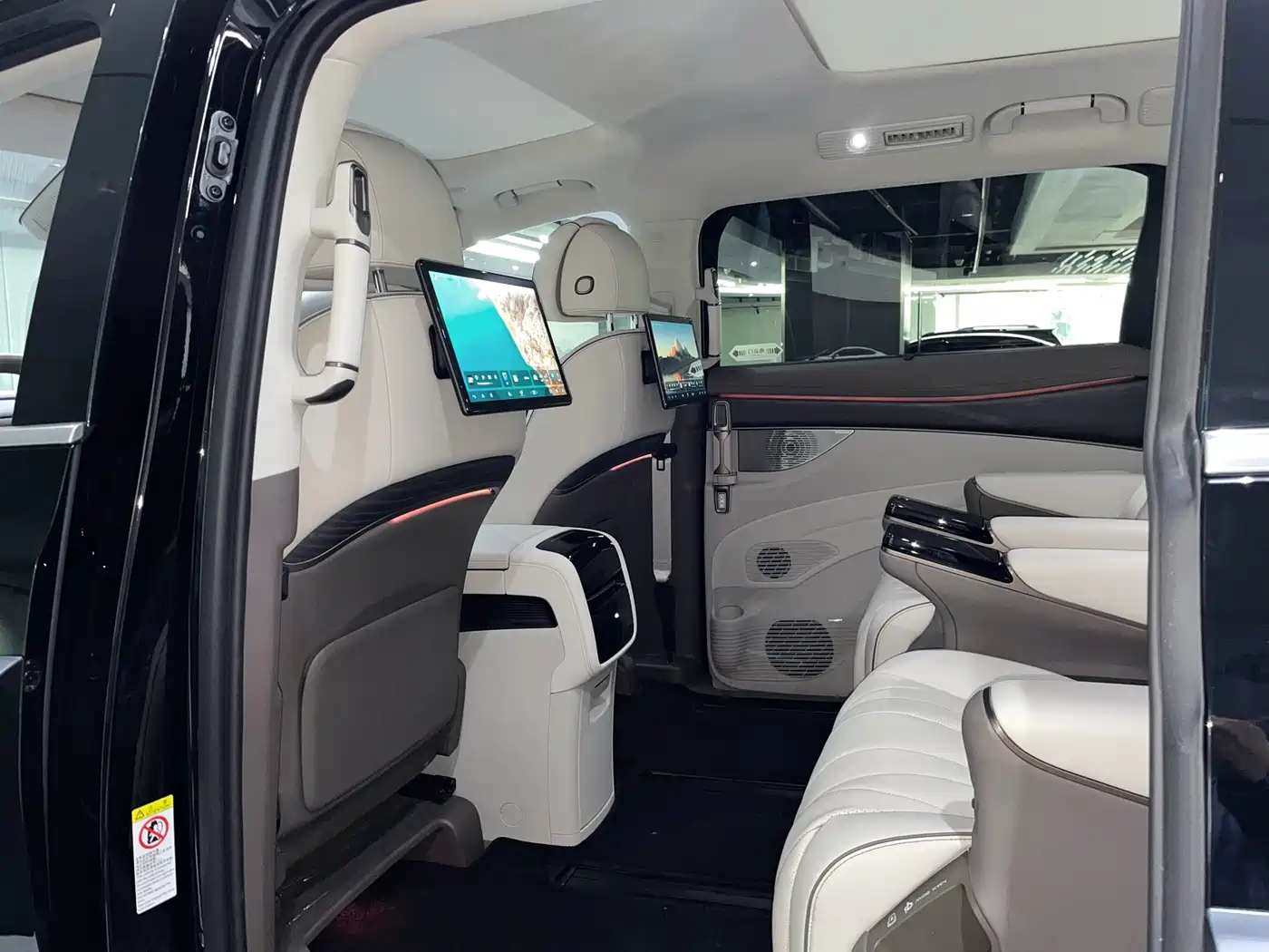 Denza D9 2022 DM-i 970 AWD Flagship фото 6