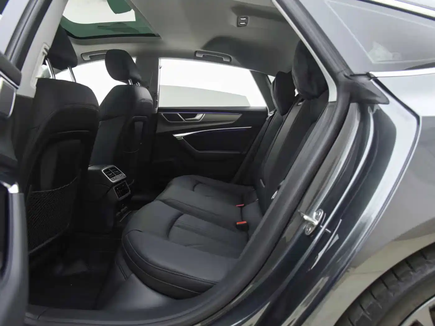 Audi A7 2023 Model 45 TFSI Premium Selection Edition фото 9