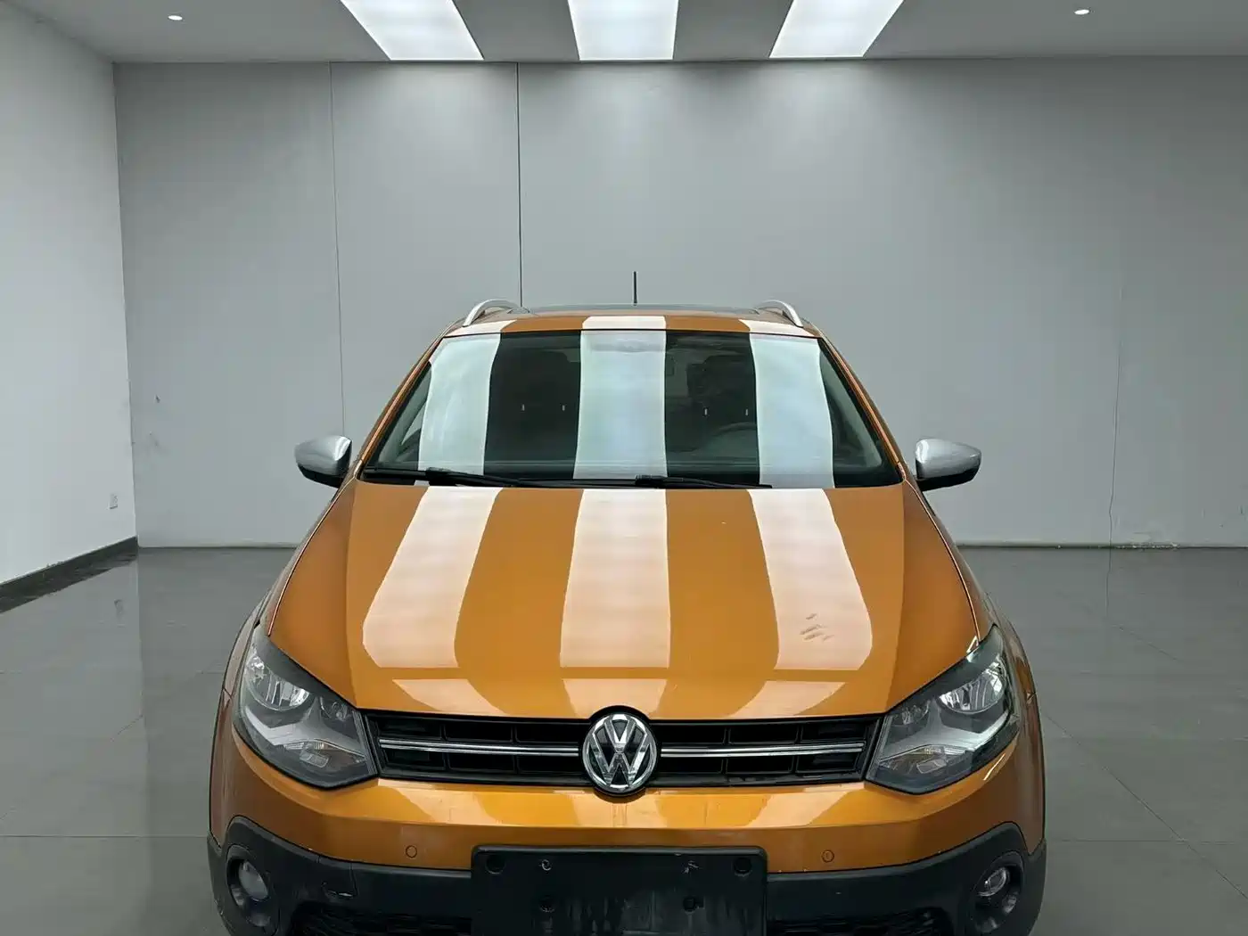 Volkswagen Polo 2014 1.6L Cross Polo Automatic фото 2