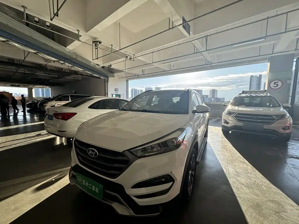 Фото 1 - Hyundai Tucson