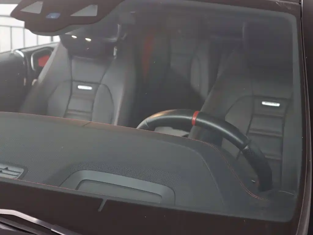 Mercedes-Benz E-Class, миниатюра 5