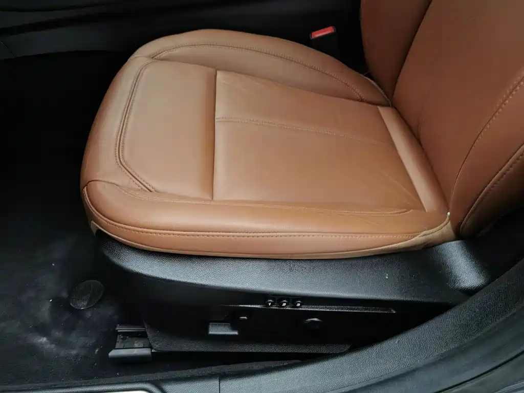 Alfa Romeo Giulia 2019 2017 2.0T 200HP Luxury Edition