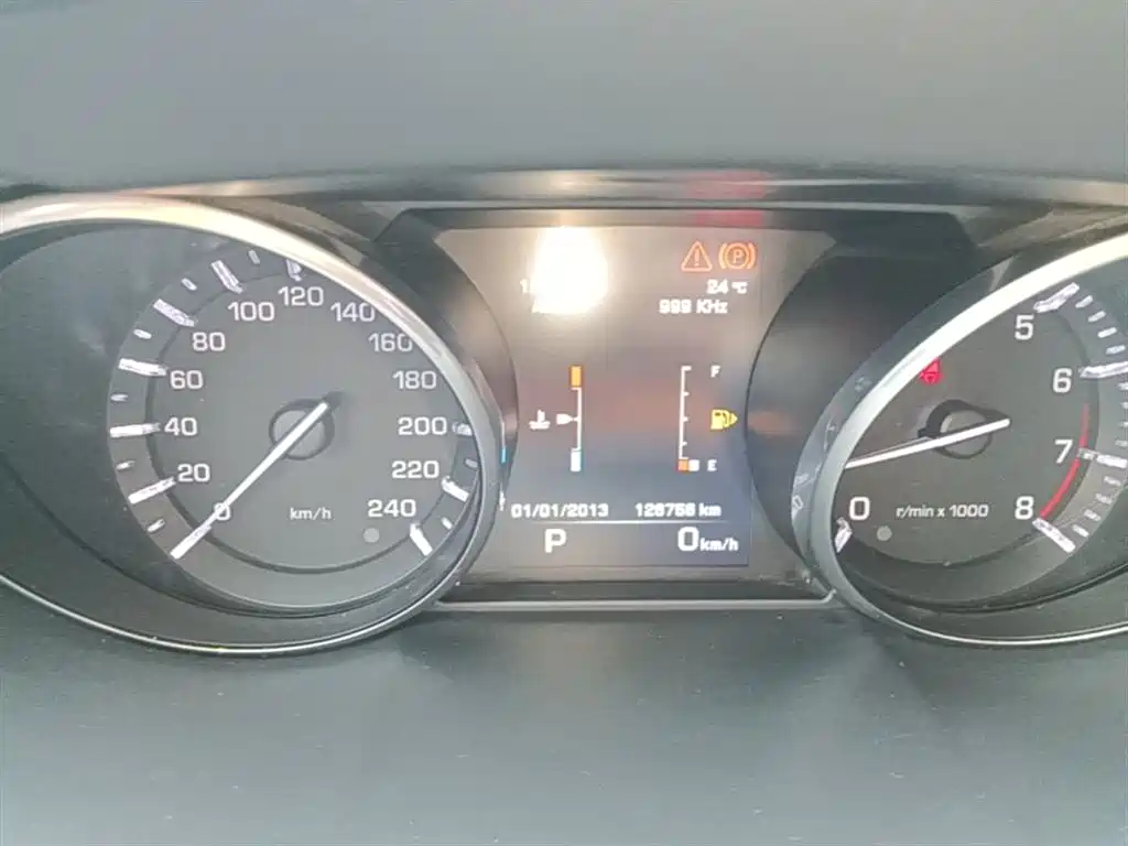 Land Rover Discovery Sport 2016 2.0T SE фото 12