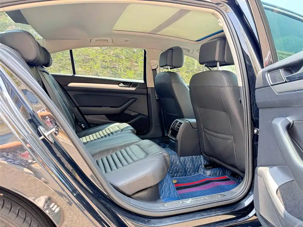 Volkswagen Magotan 2018 330TSI DSG Leading фото 10