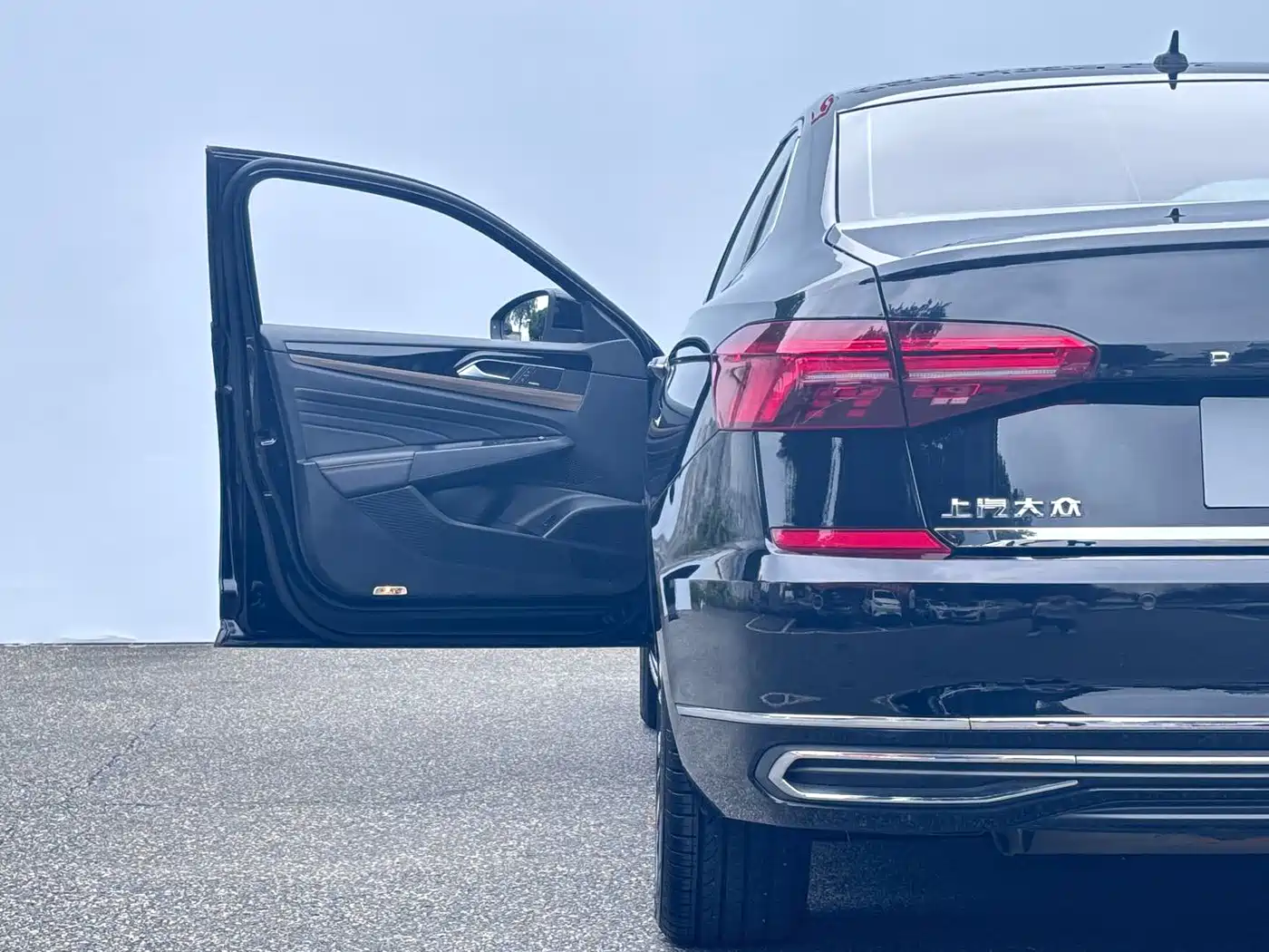 Photo 9 - Volkswagen Passat