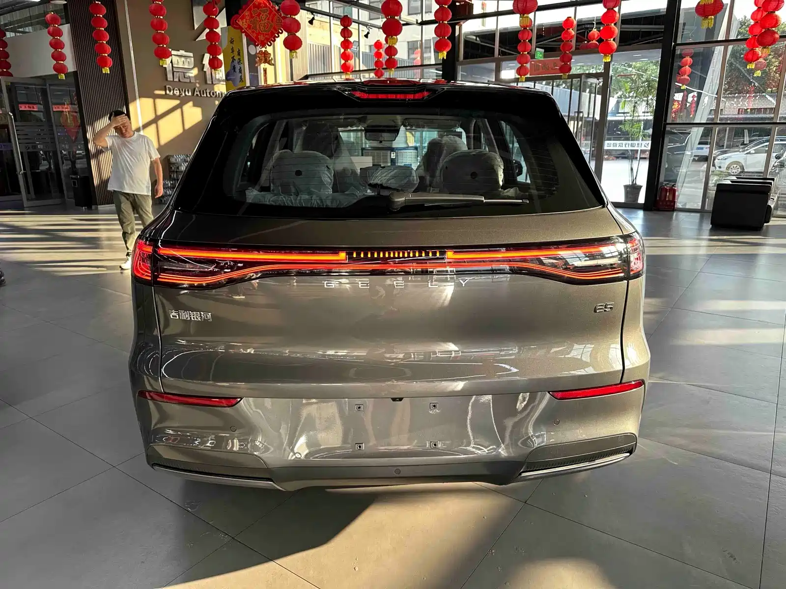 Фото 8 - Geely Galaxy Galaxy E5
