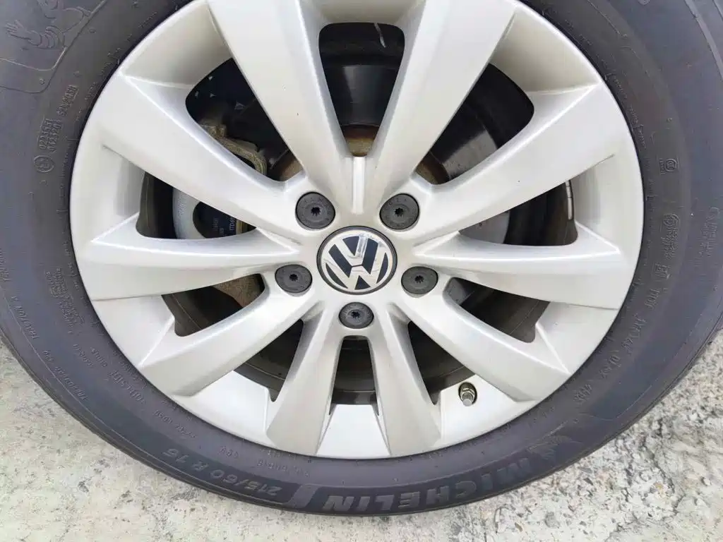 Photo 7 - Volkswagen Passat