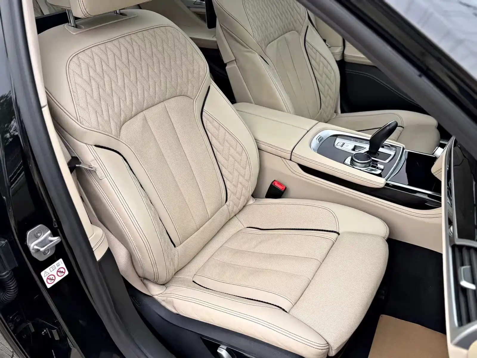 Photo 12 - BMW 7 Series
