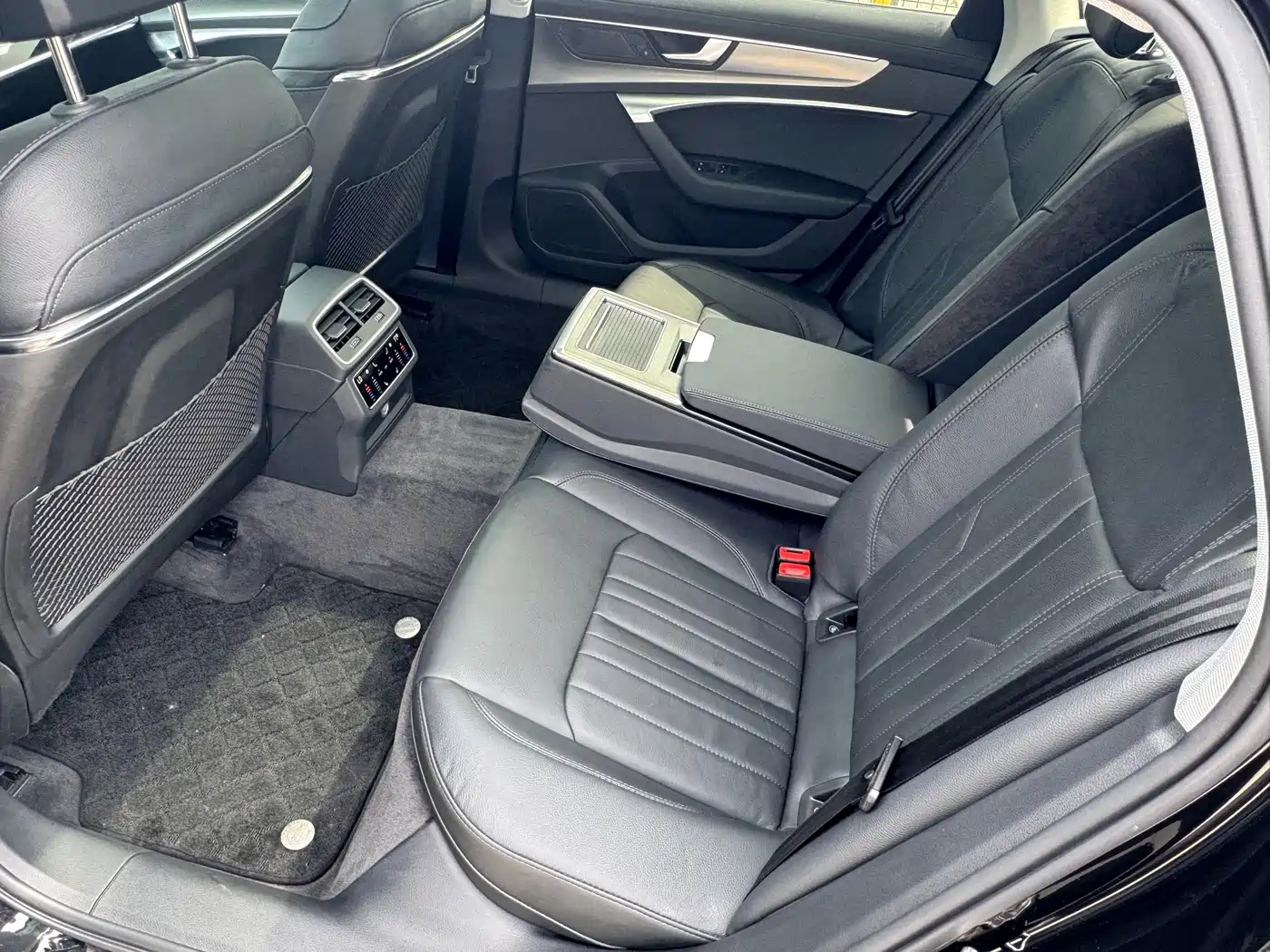 Audi A6L 2022 45 TFSI Premium Elegance фото 22