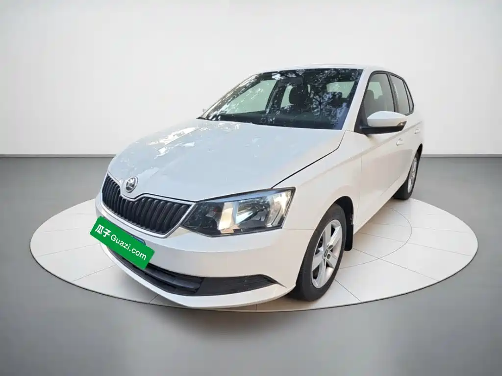 Škoda Fabia 2018 2017 1.4L Manual Car Enjoy Edition