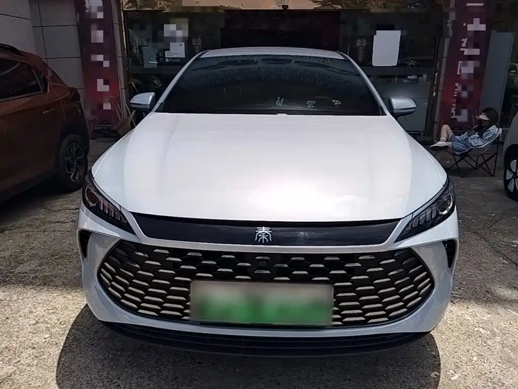 BYD Qin PLUS 2025 DM-i Smart Drive 55KM Leader фото 3
