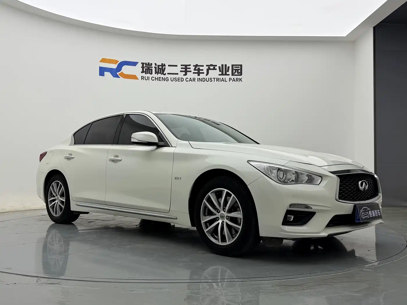 Infiniti Q50L 2020 2018 2.0T Comfort (China VI)