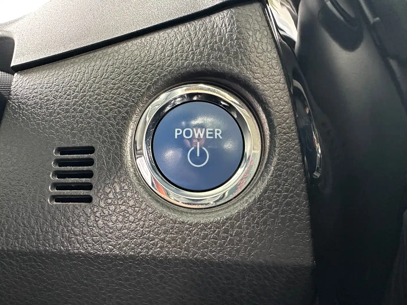Toyota Corolla 2017 Facelift Hybrid 1.8L E-CVT Leading Edition фото 23