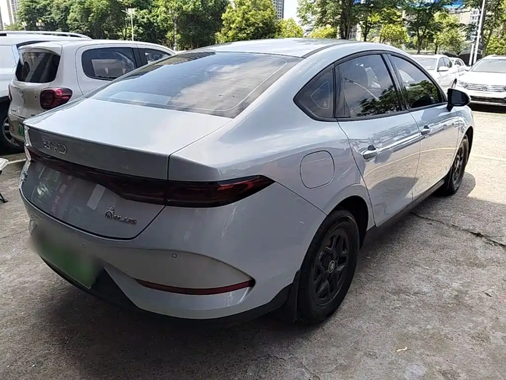 BYD Qin PLUS 2025 DM-i Smart Drive 55KM Leader фото 7