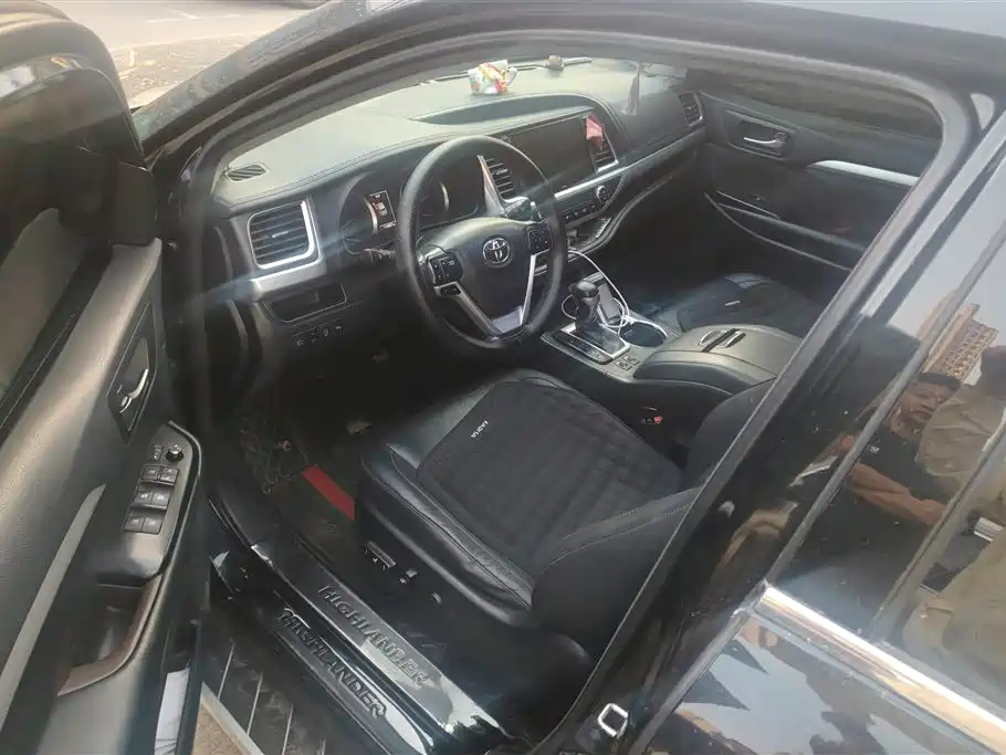 Toyota Highlander 2018 2.0T 4WD Luxury 7-seater China VI фото 9