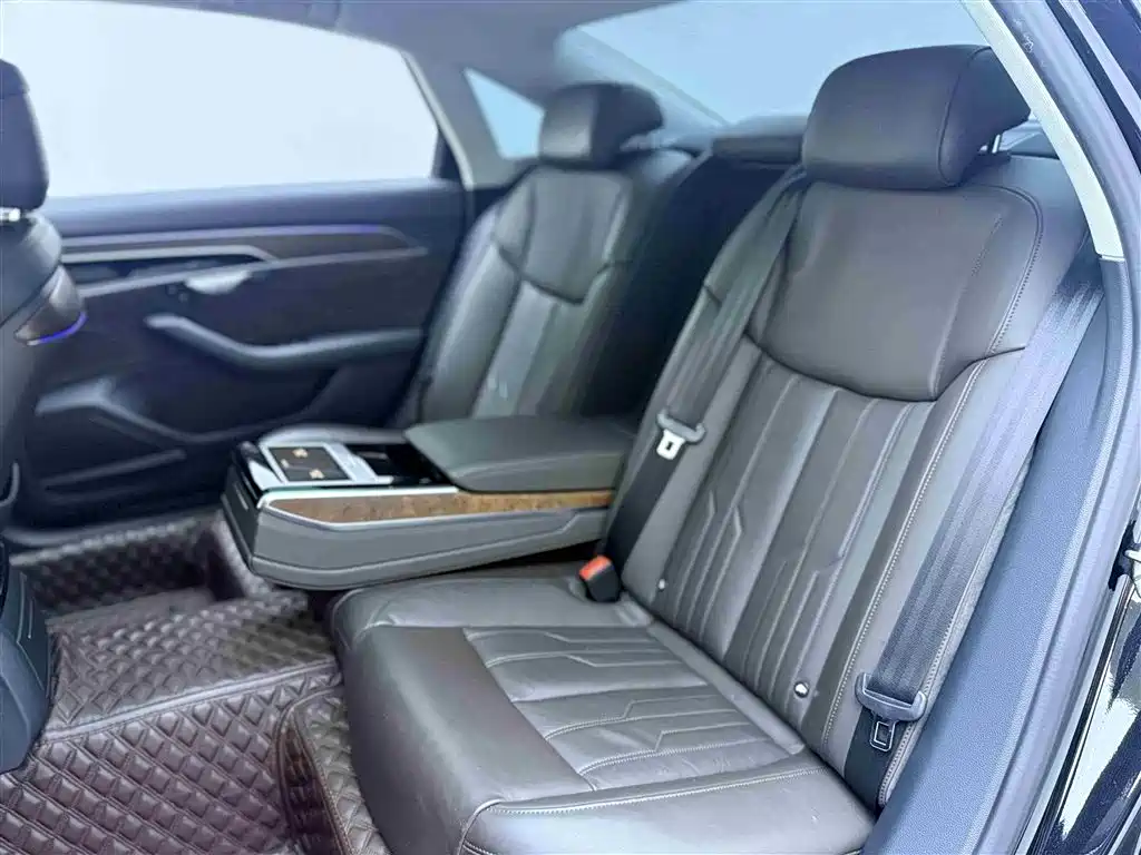 Audi A8 2018 A8L 55 TFSI quattro Launch Premium фото 18