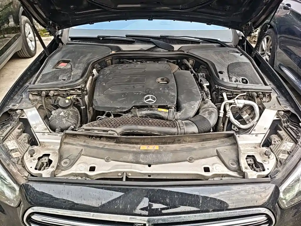 Фото 20 - Mercedes-Benz E-Class