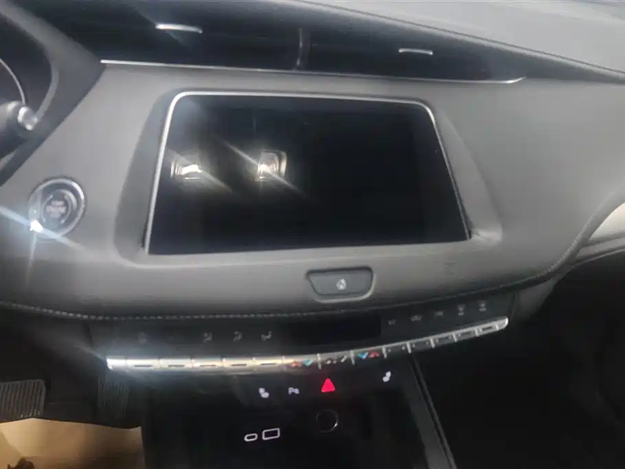Cadillac XT4 2021 28T FWD Premium Edition фото 13