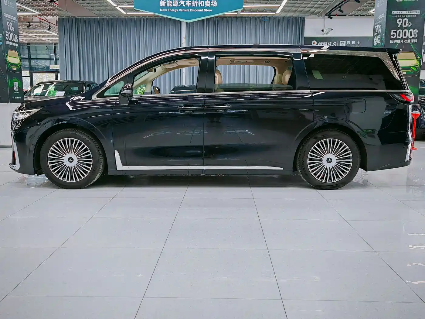 Voyah Auto Voyah Dreamer 2025 PHEV AWD Flagship Kunpeng Edition фото 5