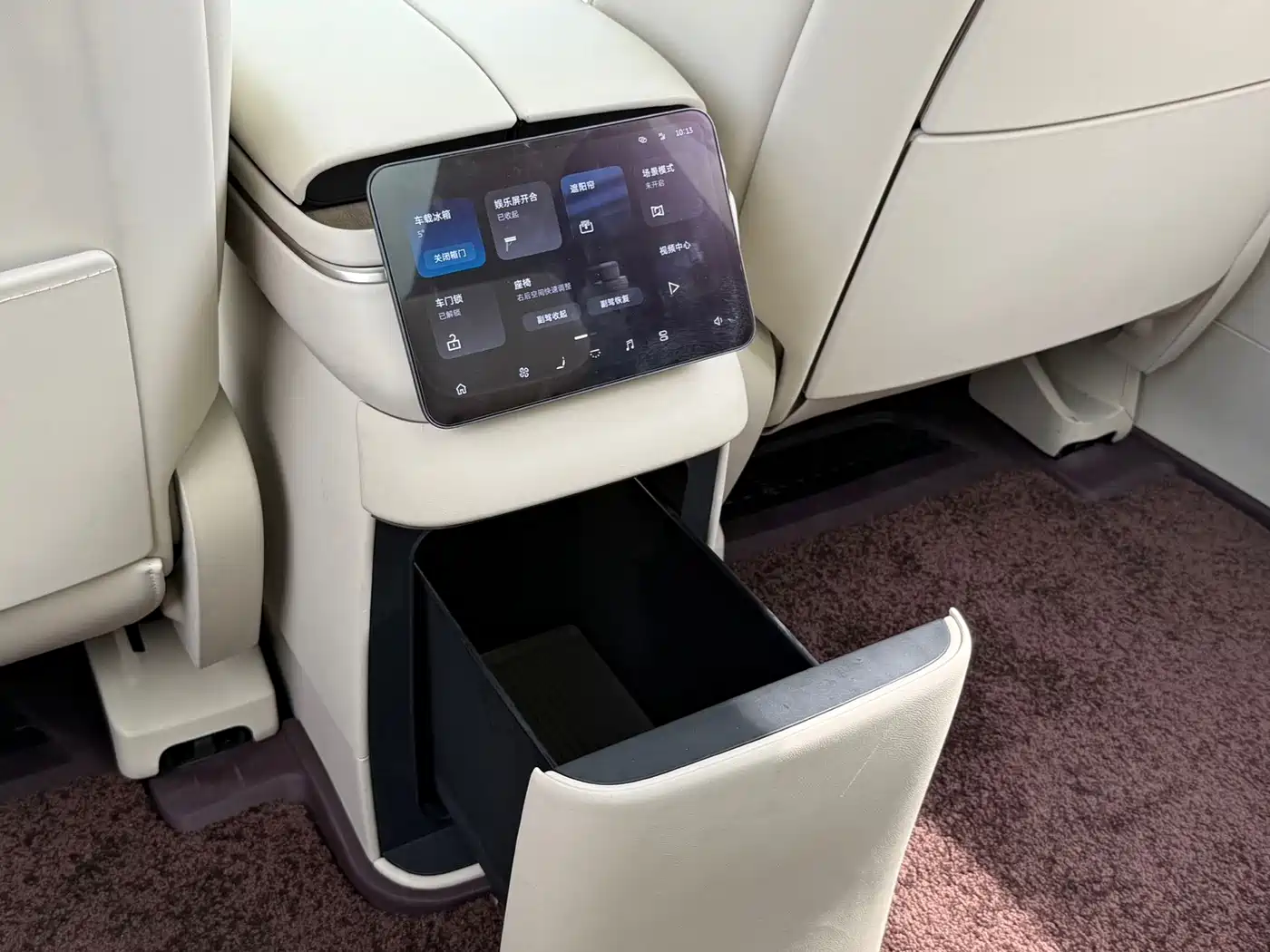 NIO ES8 2026 2025 Model 6-Seat Executive Luxury Edition