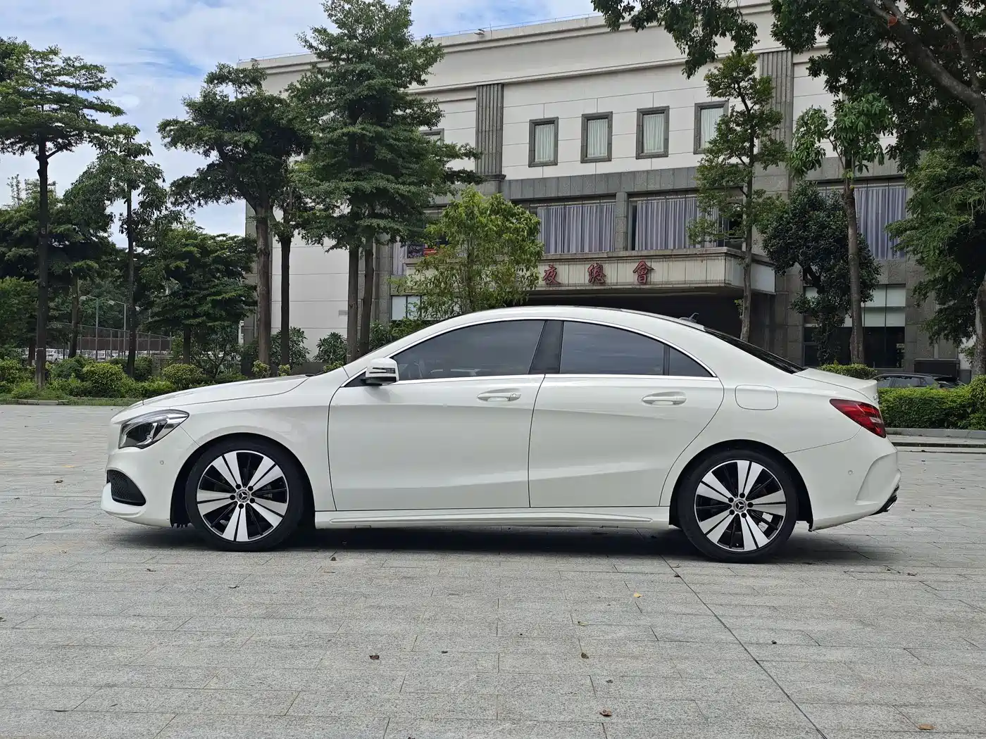 Mercedes-Benz CLA (Import) 2017 Facelift CLA 200 Style фото 4