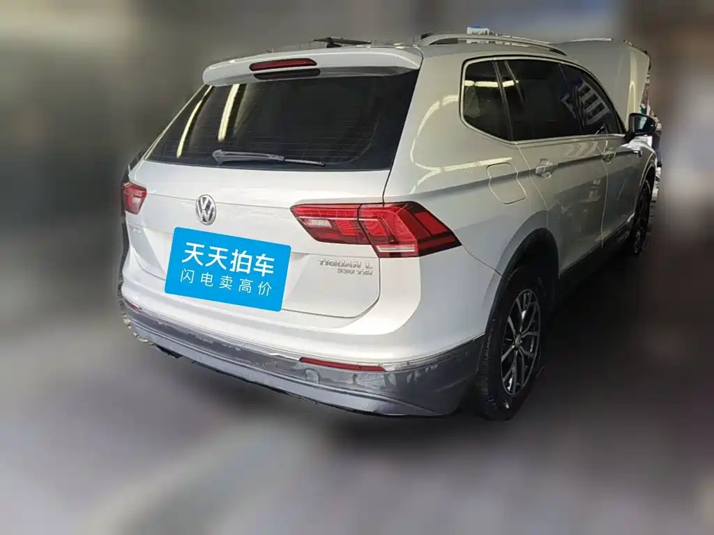 Фото 2 - Volkswagen Tiguan L