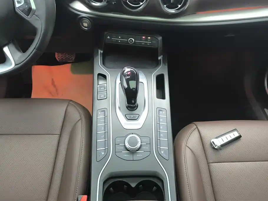 WEI PAI WEI BRAND VV6