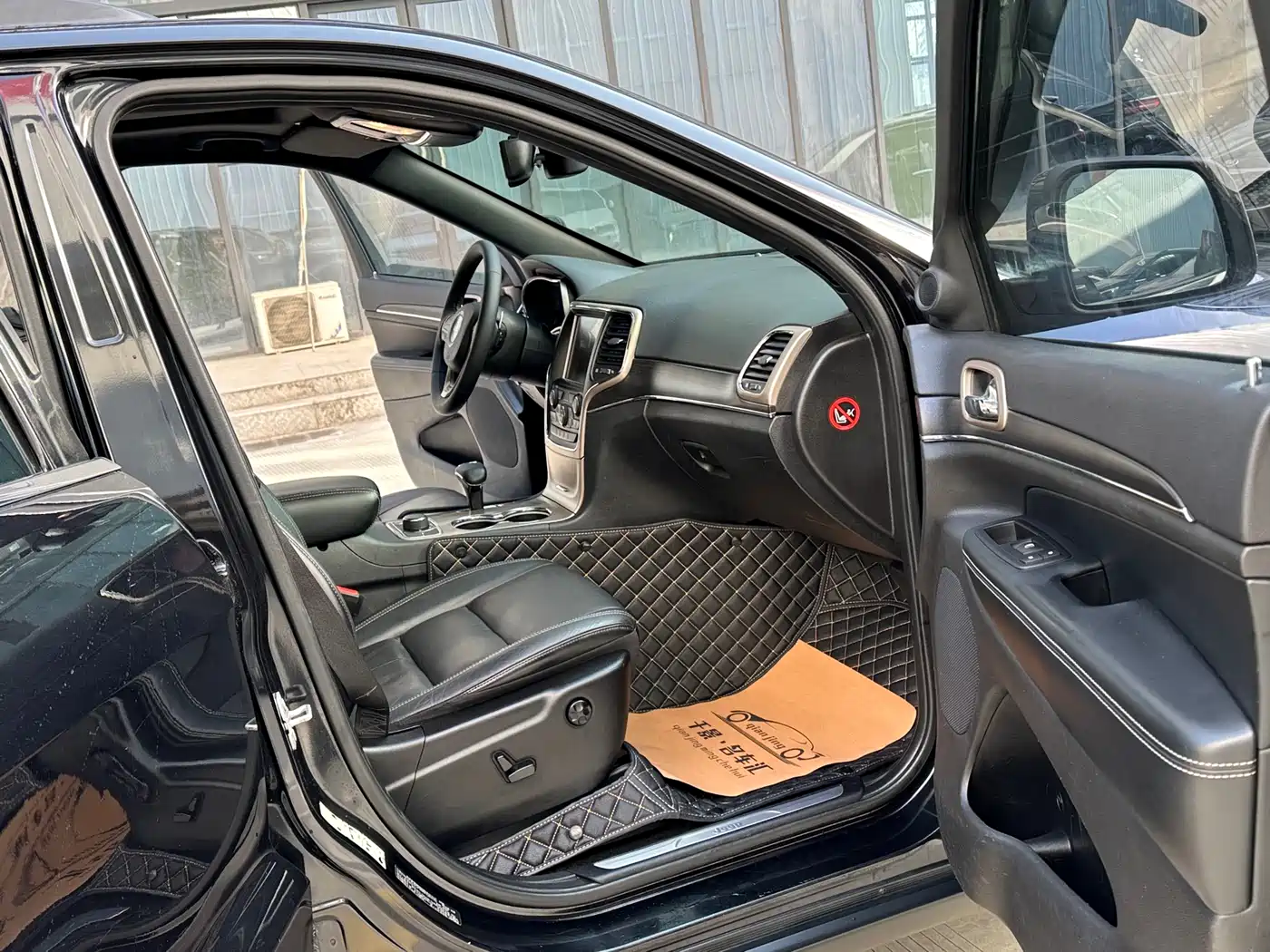 Фото 17 - Jeep Grand Cherokee (Import)